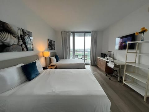 Studio with beds queen size