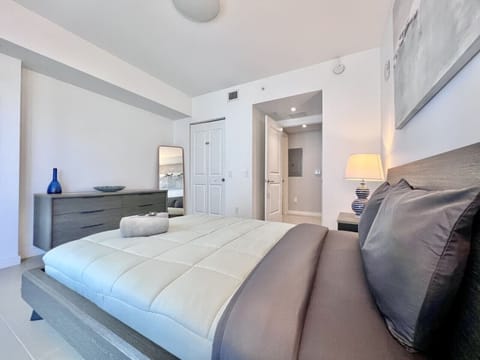 Welcome to Lunabase`s Cityscape Serenity!
