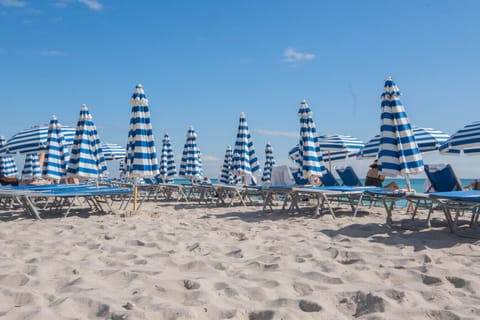 Free beach service - Esteban´s place