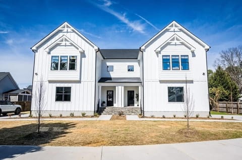 Rent entire duplex (both sides)