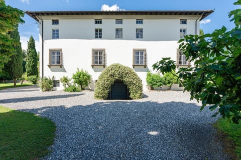 Building Exterior, Outdoor