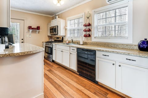 Kitchen | Cooking Basics | Drip Coffee Maker