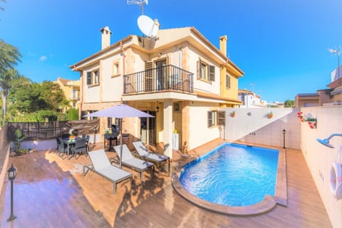 Holiday Home Exterior [summer]