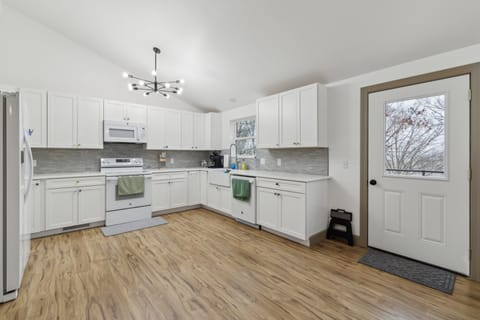 Indoors, Floor, Flooring, Kitchen, Hardwood