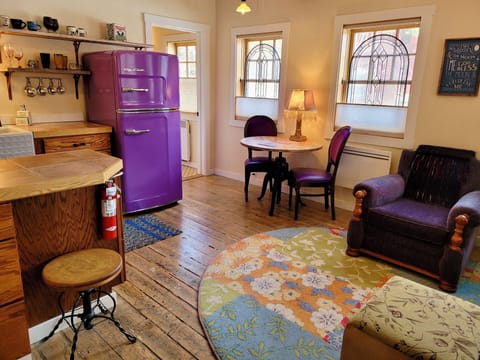 Absolutely adorable little apartment!