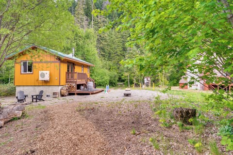 Cle Elum Vacation Rental | 1BR | 1.5BA | 450 Sq Ft