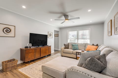 Macon Vacation Rental | 3BR | 2.5BA | 2,234 Sq Ft | Stairs Required