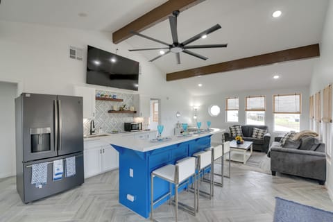 Kitchen | Flat-Screen TV w/ Cable | Cooking Basics | Drip Coffee Maker