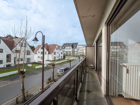 Building, Residential Area, Apartment, Neighbourhood, Architecture, Home, Urban Design, Human Settlement, Condominium, Suburb