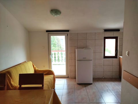 Autumn, Kitchen, Spring, Summer