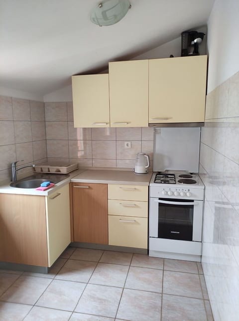 Autumn, Kitchen, Spring, Summer