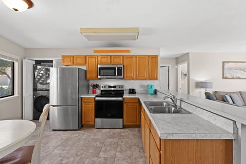 285 Payne Street, #12