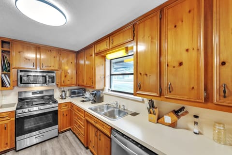 Indoors, Kitchen, Microwave, Oven, Sink