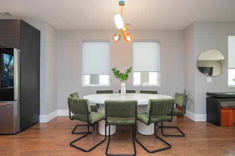 Cityscape - Dining Area