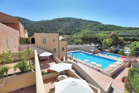 Camping 3 étoiles - Piscine  - ccb0dhe Campground/ 
RV Resort in Finale Ligure