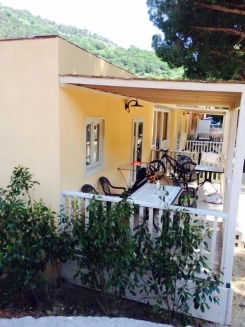 Camping 3 étoiles - Piscine  - ccb0dhe Campground/ 
RV Resort in Finale Ligure