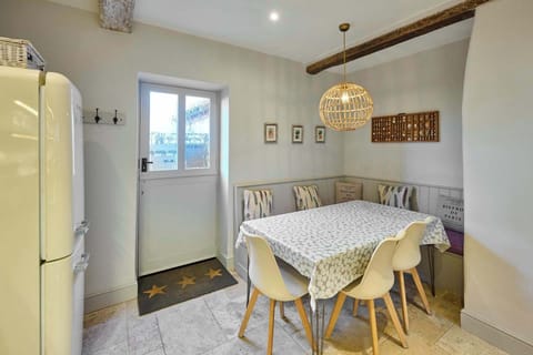 Rock Rose, Holt - Host & Stay