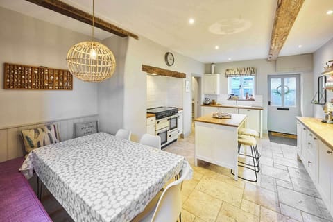 Rock Rose, Holt - Host & Stay