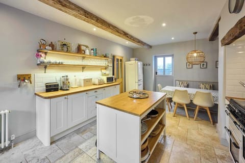 Rock Rose, Holt - Host & Stay