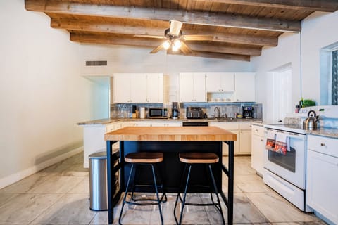 Kitchen island with bar seating for 2