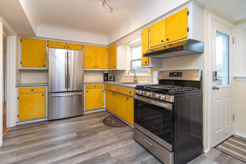 Large kitchen to cook up your favorites