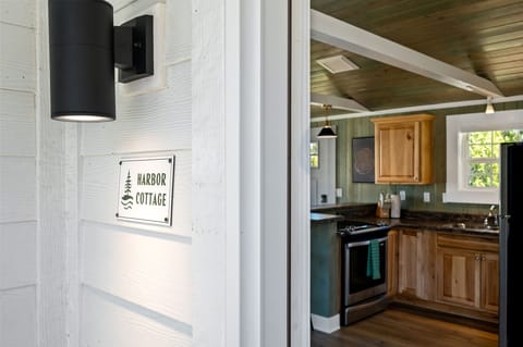 Harbor Cottage is the perfect escape for up to 4 guests.