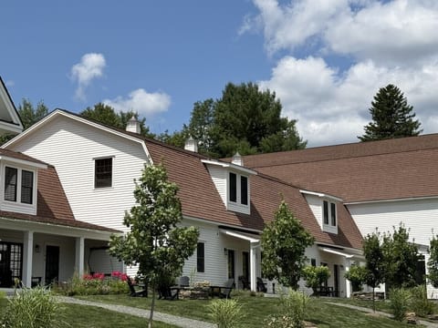 LRG UNIT EXTERIOR PIC