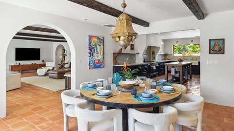 Multiple elegant and casual dining options