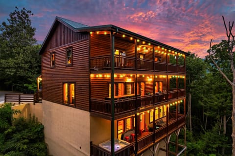 Holiday light settings: Halloween, Christmas, Thanksgiving, Valentine, Easter