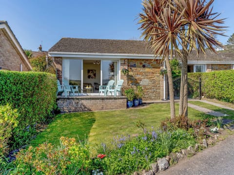 Exterior | Bungalow Highfields, Port Eynon, Gower Peninsula