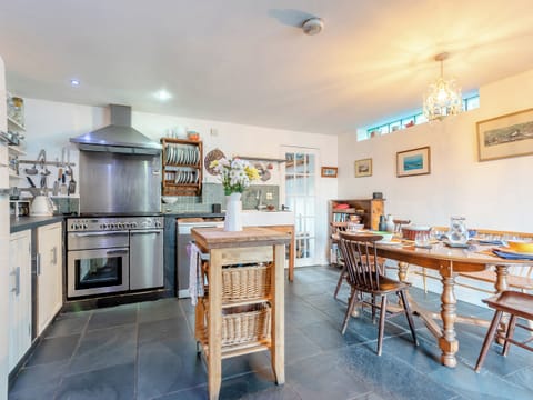 Kitchen/diner | Venton Cottage, Castle Martin, near Pembroke