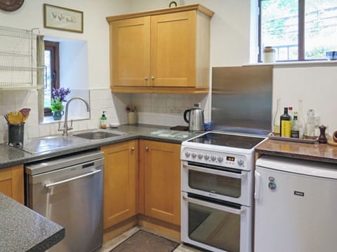 Kitchen | The Farmhouse at Hallin Bank - Hallin Bank, Glenridding and Southern Ullswater