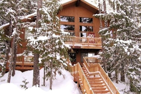 Front View (Windows Three Stories)