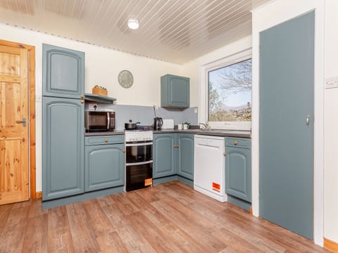 Kitchen | Inchnadamph Lodge properties - Walled Cottage - Inchnadamph Lodge Properties, Inchnadamph, near Lochinver
