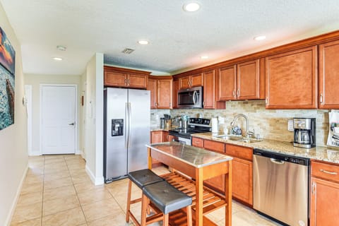 Kitchen | Mixer | Juicer | Food Chopper | 1st Floor