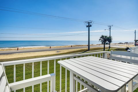 Ormond Beach Vacation Rental | 2BR | 2.5BA | Stairs Required | 972 Sq Ft