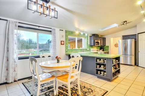 Cornelius Vacation Rental | 2BR | 1BA | 1,500 Sq Ft | Step-Free Access