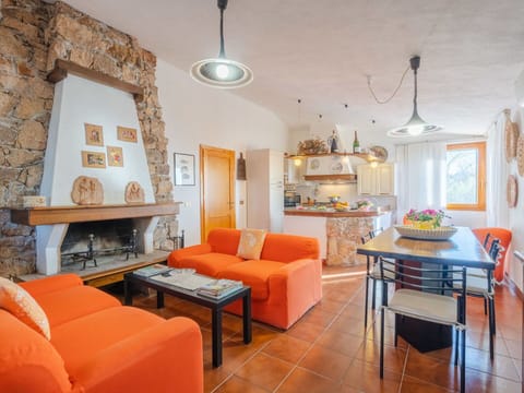 Apartment, Condominium, Residential Area, Hotel, Shade, Balcony, Swimming Pool, Resort Town