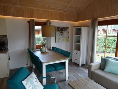 Apartment, Condominium, Residential Area, Hotel, Shade, Balcony, Swimming Pool, Resort Town