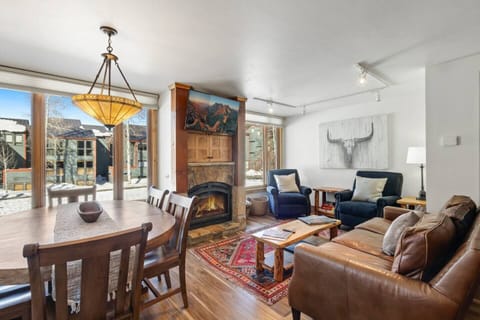 Large living / dining are with fireplace and leather lounging in high supply!