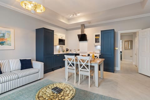 Swimming Pool, Sea Views, Gym, Tenby