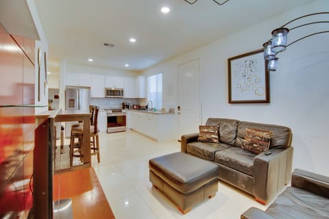 Living Room | Smart TV