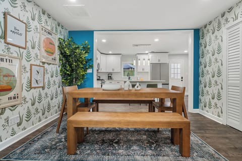 Dining bench 1/3 indoor areas for dining