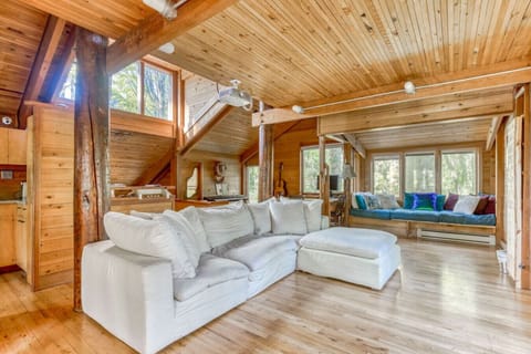 Gorgeous and inviting main room