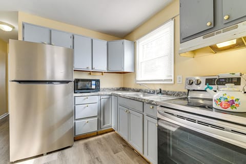 Albany Vacation Rental | 3BR | 1BA | Half Step to Enter | 1,990 Sq Ft