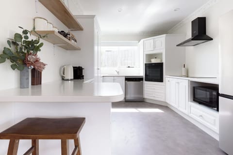 Sleek & Functional Kitchen Perfect for Home Cooking