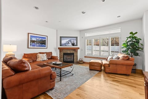 Bear Hollow Village 5614