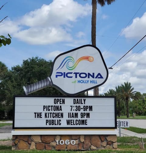 Pictona Work Famous Pickleball Courts!