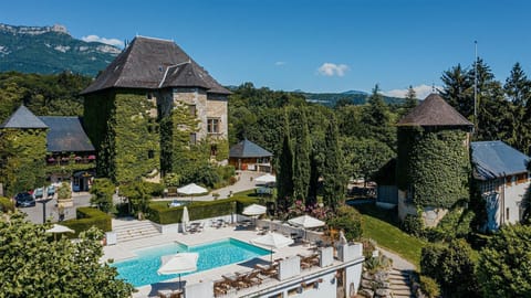 Experience a unique and wonderful stay in this gorgeous Chateau!