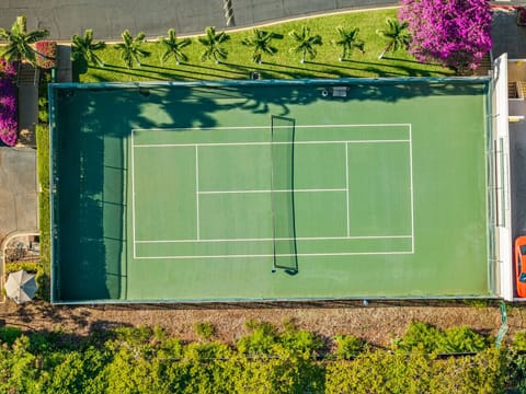 Ace your stay: Enjoy complimentary access to our on-site tennis courts